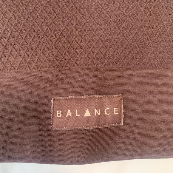 Balance Athletica Scoop Neck, Longline Bra - XS - Chocolate Brown - Picture 4 of 4